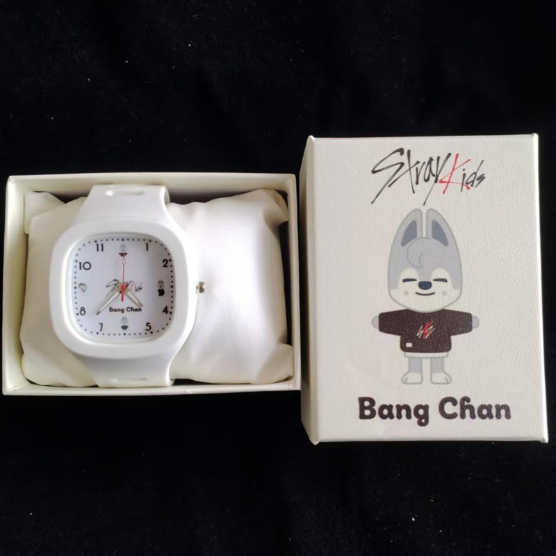 New Skzoo Stray Kids Anime Car - مراجعة Accessories With Watch وسعره
